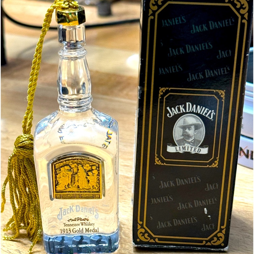Jack Daniels 1913 Lead Crystal Ornament